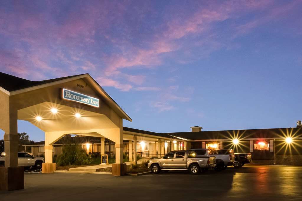 Rodeway Inn Fort Morgan - photo 40