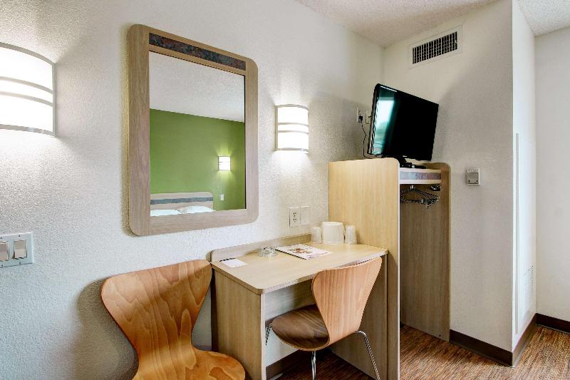 Super 8 by Wyndham Aurora East - photo 13