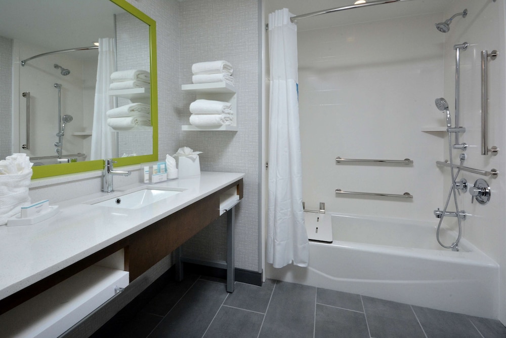 Hampton Inn & Suites by HIlton Charlotte North I 485 - photo 53