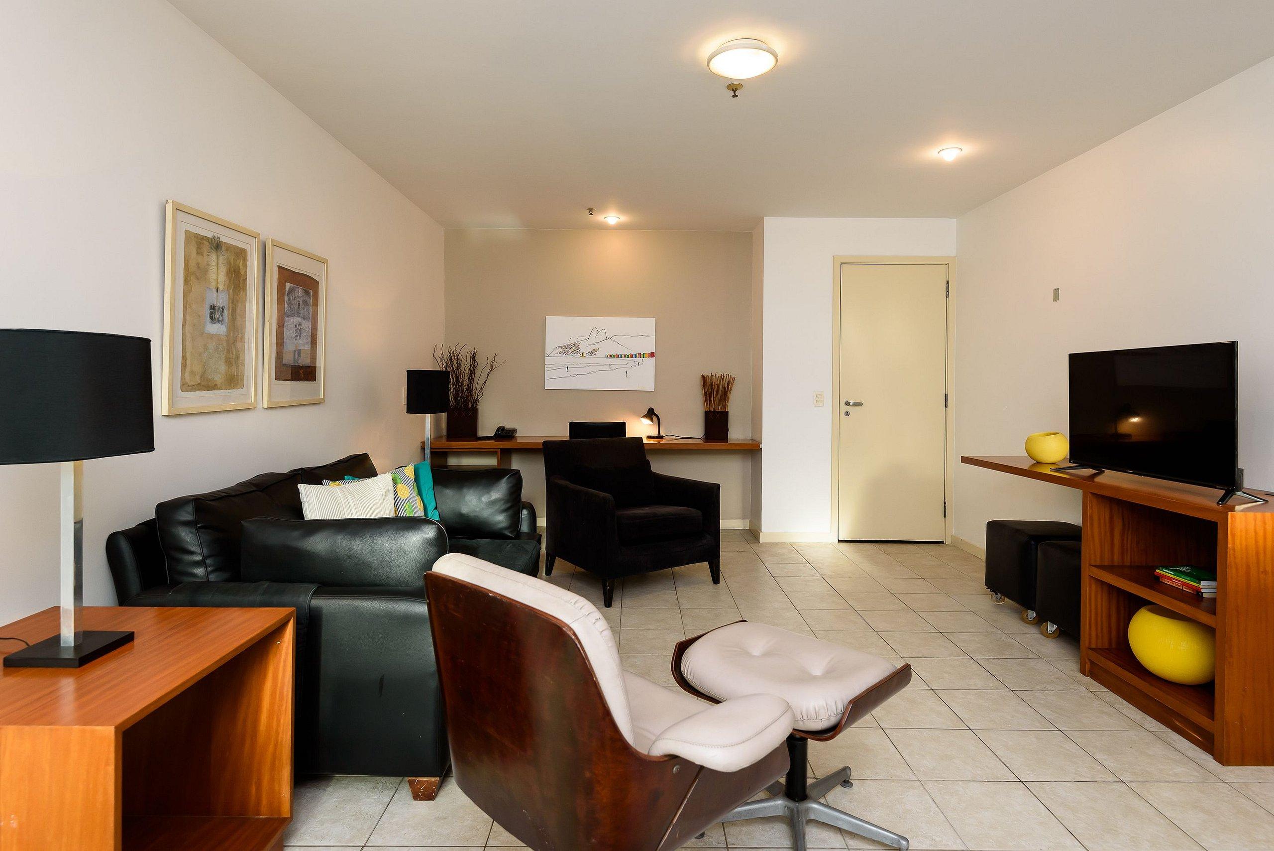 Apto Antigo em Copacabana c Piscina DU 370 801 — 4-Star Luxury Hotel in Rio De Janeiro, Brasil