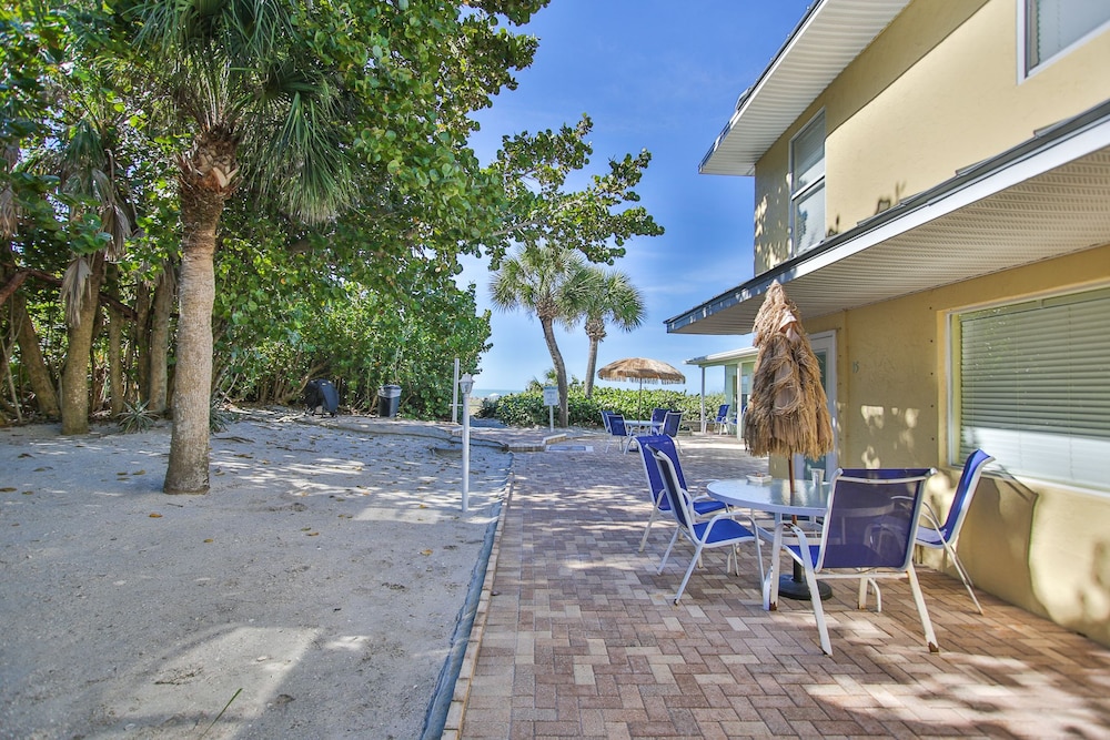 A Beach Retreat - photo 192