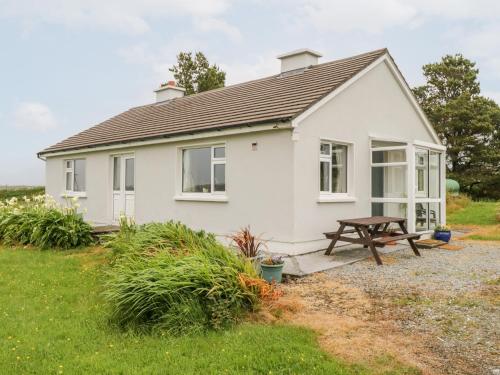 Roundstone Bay View - carbon neutral hotel in Unknown City