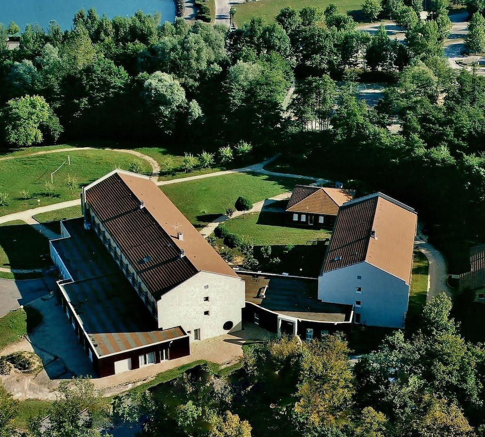 Hôtel Vallee Bleue — hotel in Montalieu