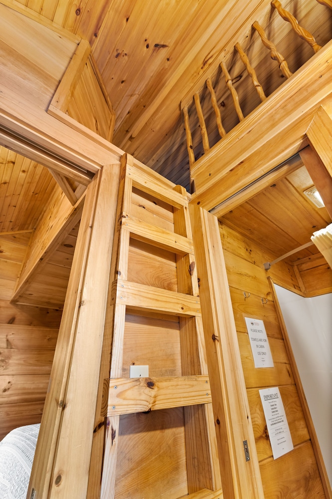 Edinboro Lake Resort Cabins - photo 22