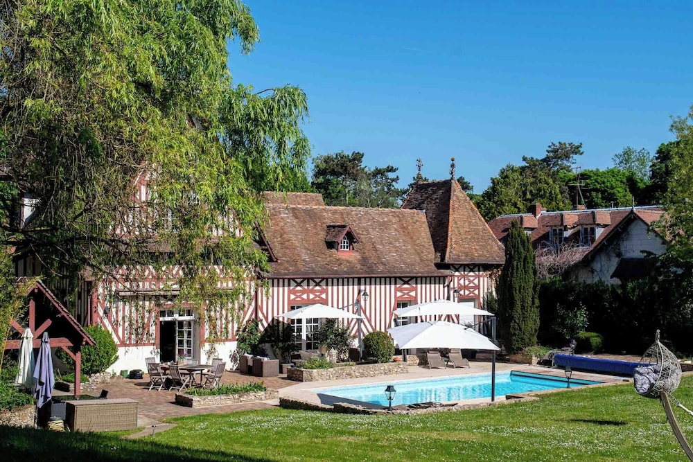 Marquise Barbot in Evry, France