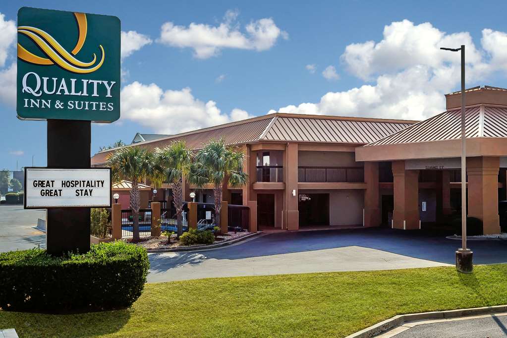 Quality Inn & Suites near Robins Air Force Base - featured photo