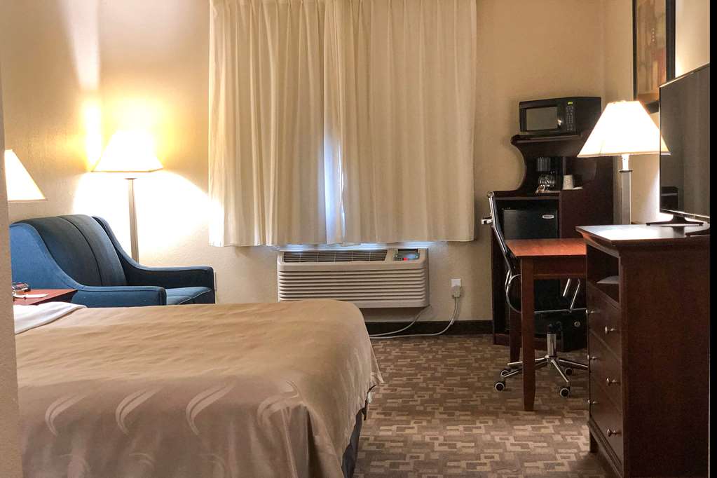 Quality Inn I 70 at Wanamaker - photo 11