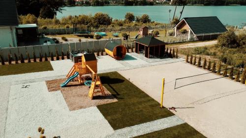 Raj nad jeziorem With Sauna Jacuzzi — Lubniewice — photo 2
