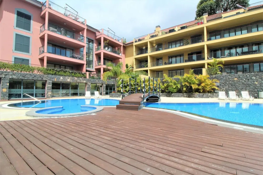 Living Apartment With Private Pool Jacuzzi and Gym — 4-Star Luxury Hotel in Funchal, Portugal