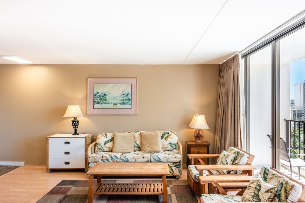 Spacious 14th Floor Corner Suite Partial Diamond Head and Ocean Views FREE Parking by Koko Resort Vacation Rentals - photo 13