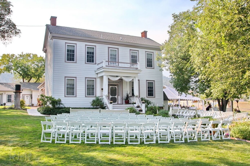 Bybee's Historic Inn - photo 77