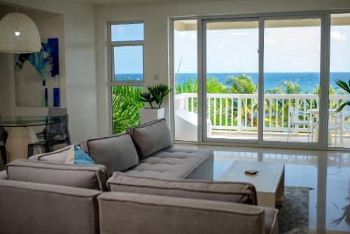 Whispering Seas Oceanfront Suite — 4-Star Luxury Hotel in Ocho Rios, Jamaica