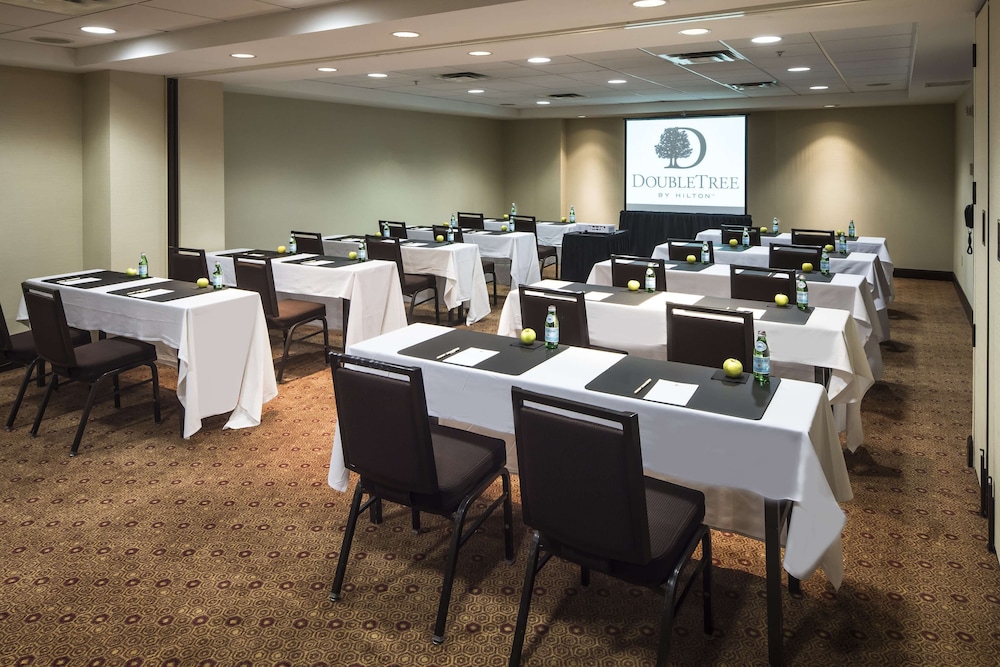 DoubleTree by Hilton Hotel & Suites Pittsburgh Downtown - photo 74