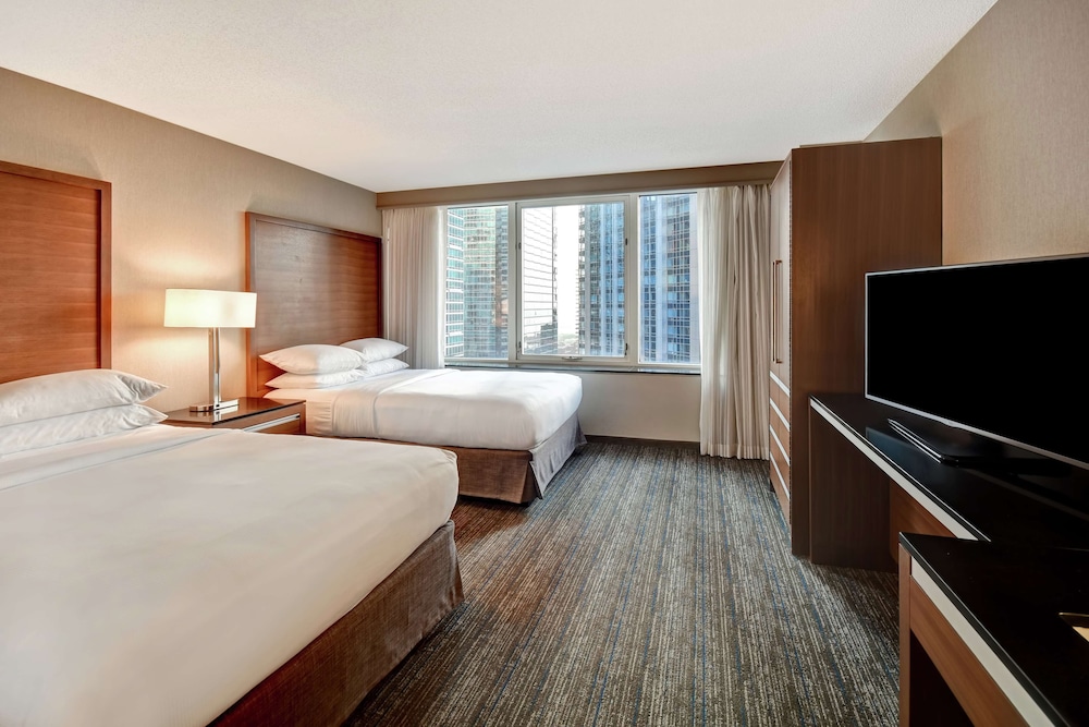 Embassy Suites by Hilton Chicago Downtown Magnificent Mile - photo 18