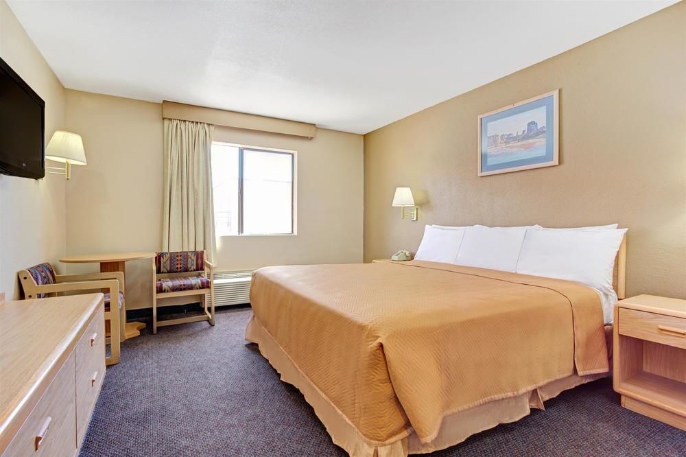 Travelodge by Wyndham Tucson AZ - photo 10
