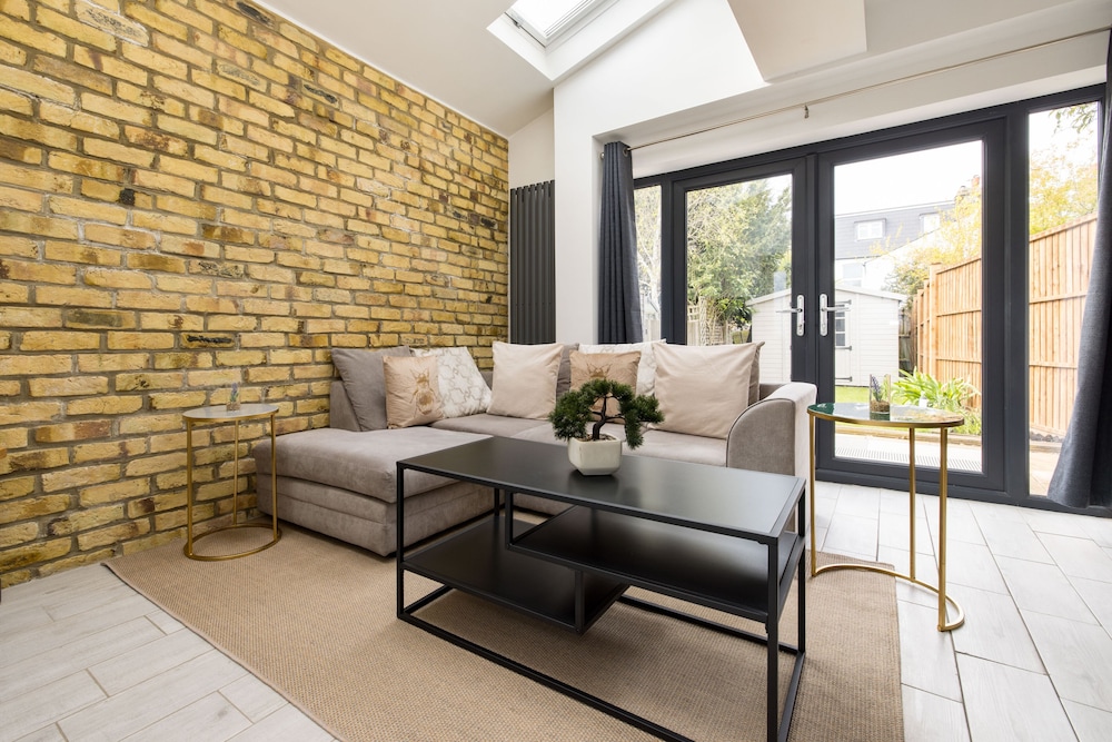2 Bed Garden Flat in Balham — 4-Star Luxury Hotel in London, United Kingdom