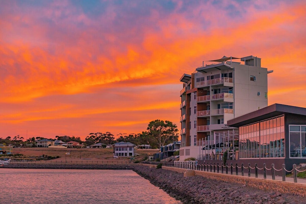 Wallaroo Marina Apartments — 5-Star Luxury Hotel in Wallaroo, Australia