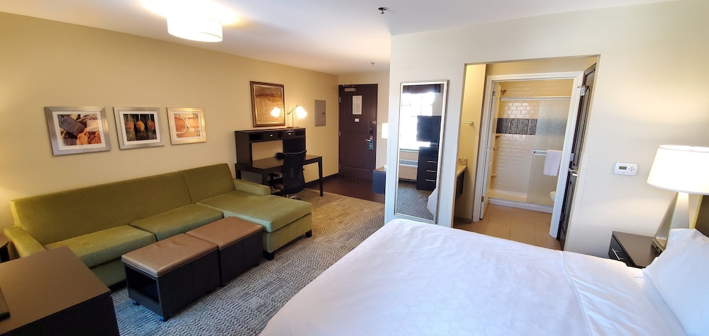 Staybridge Suites Eau Claire Altoona by IHG - photo 14