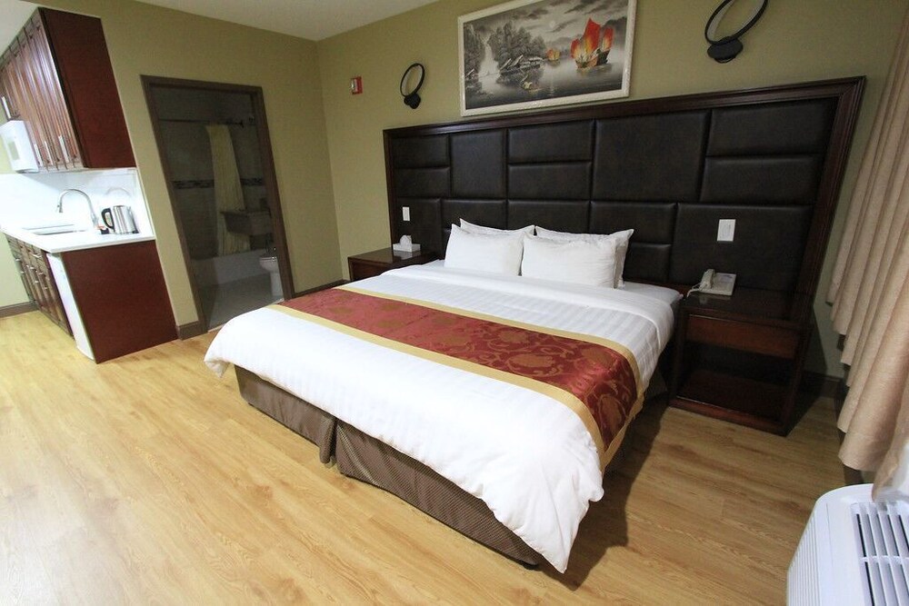 Queens Hotel - photo 6