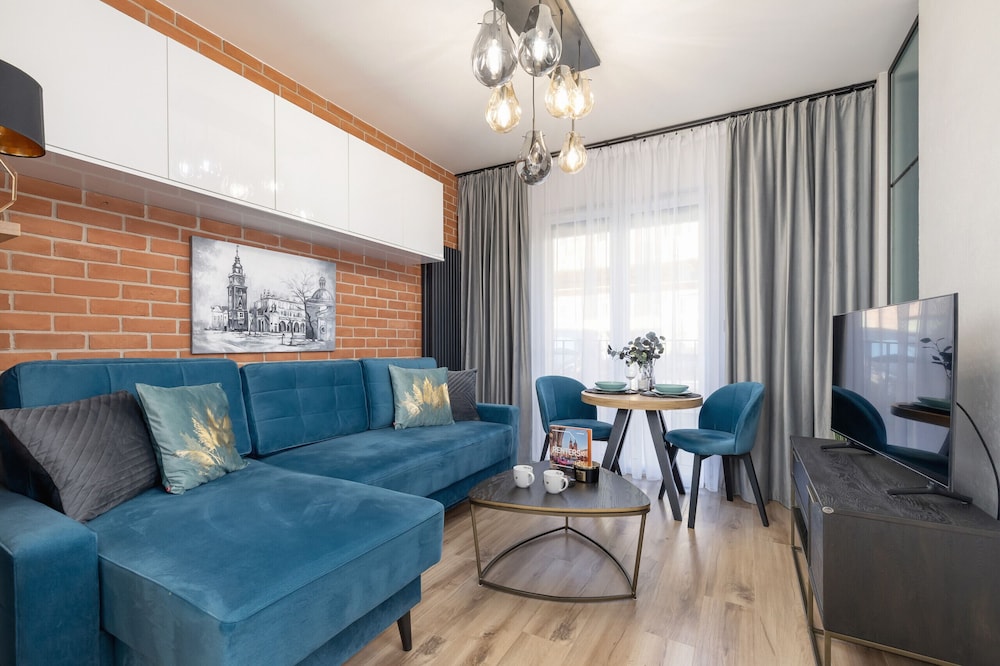 Lux Kraków Apartment with Parking & AC just 1 5 km from Main Square by Renters Prestige — 4-Star Luxury Hotel in Krakow, Poland