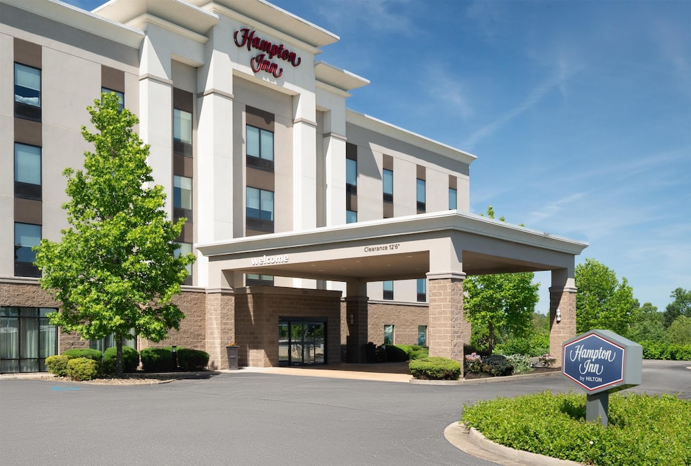 Hampton Inn Fairmont - photo 30
