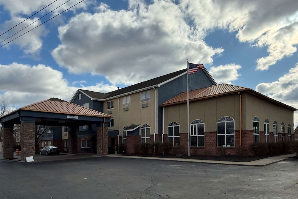 Comfort Inn & Suites Sharonville Cincinnati North - carbon neutral hotel in Sharonville