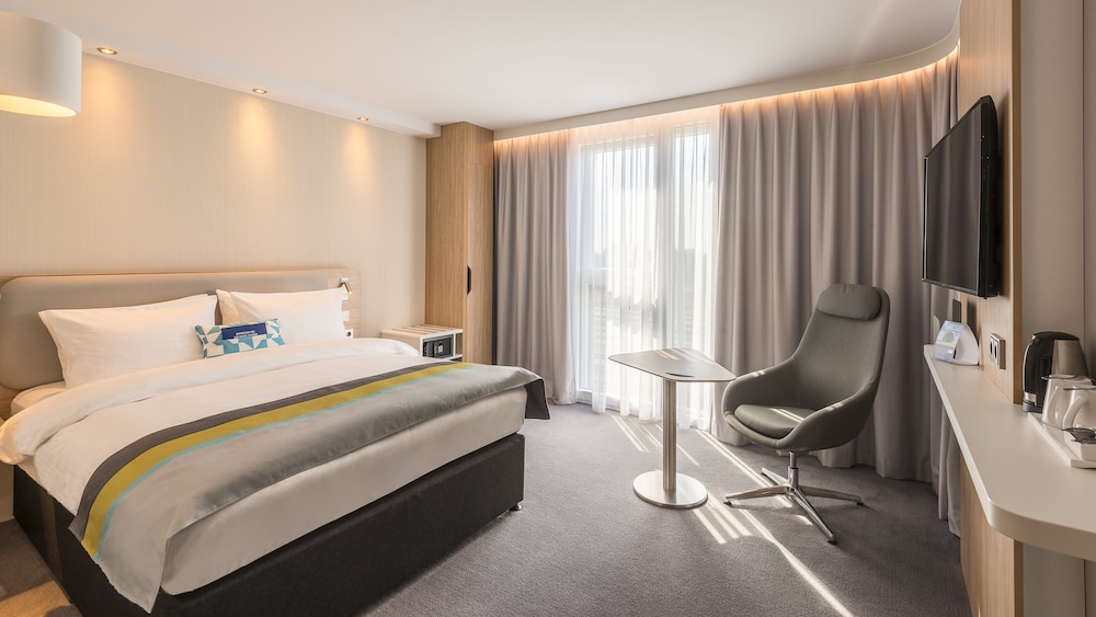 Holiday Inn Express Hotel & Suites Schulenburg by IHG - photo 17