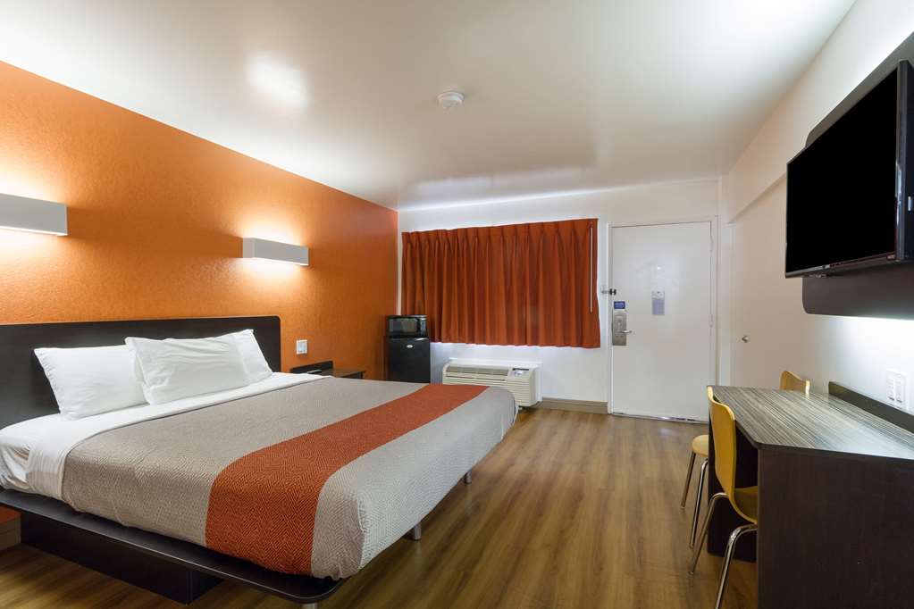 Motel 6 Claremont CA - photo 10