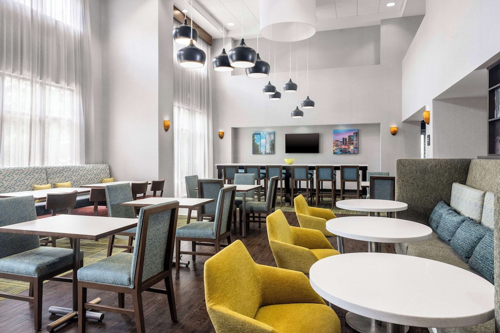 Hampton Inn & Suites Birmingham 280 East Eagle Point - photo 26