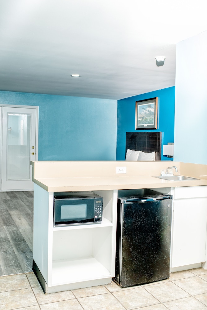 Captain Quarters Motel - photo 15