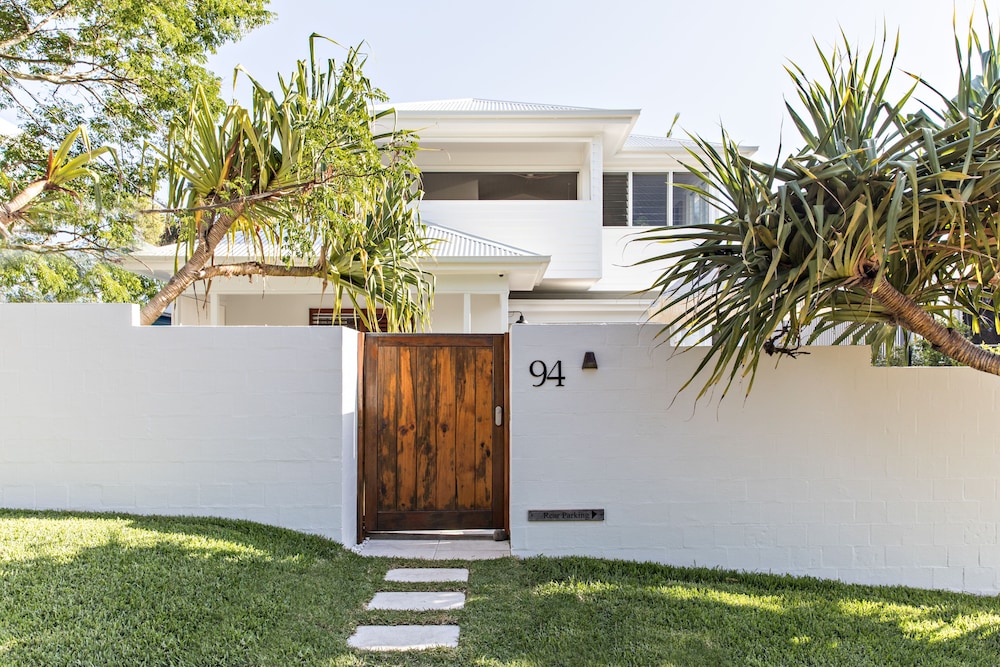 Cape Beach House — 4-Star Luxury Hotel in Byron Bay, Australia