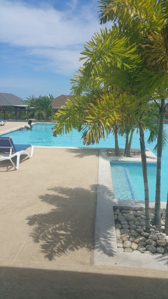Tranquility - carbon neutral hotel in Saint Ann's Bay
