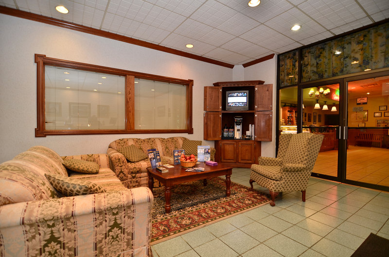 Clarion Inn & Conference Center - photo 2