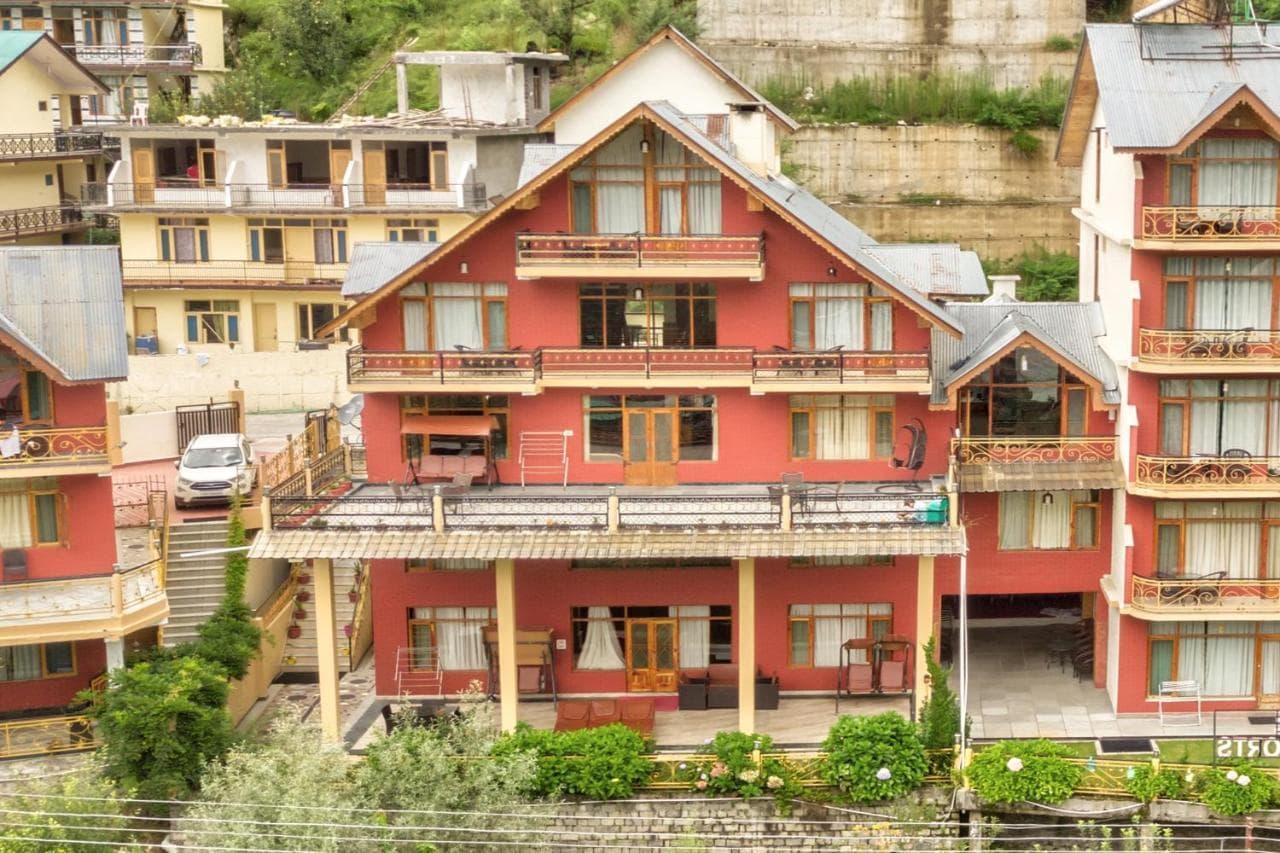 The Holiday Resorts and Cottages — 4-Star Luxury Hotel in Manali, India