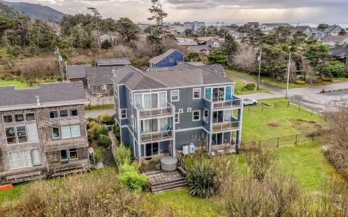 Lakeside Haven - carbon neutral hotel in Rockaway Beach
