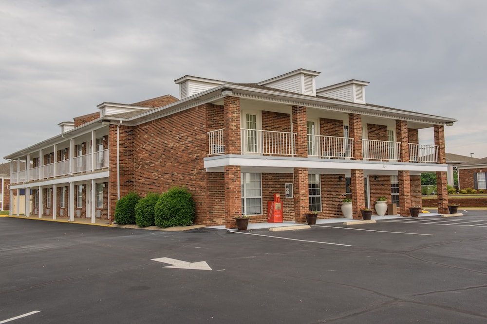 Richland Inn Lawrenceburg - photo 38