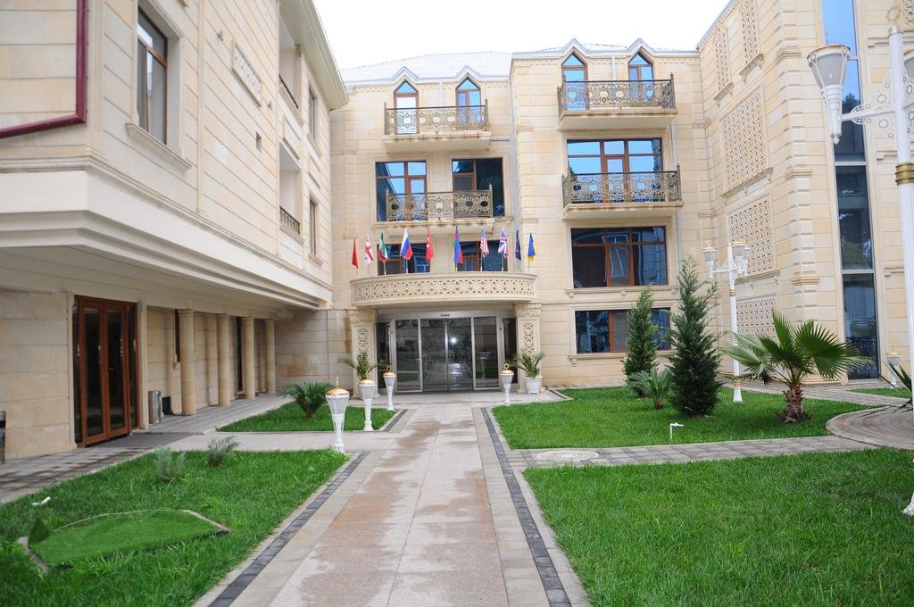 Deluxe Hotel — hotel in Ganja