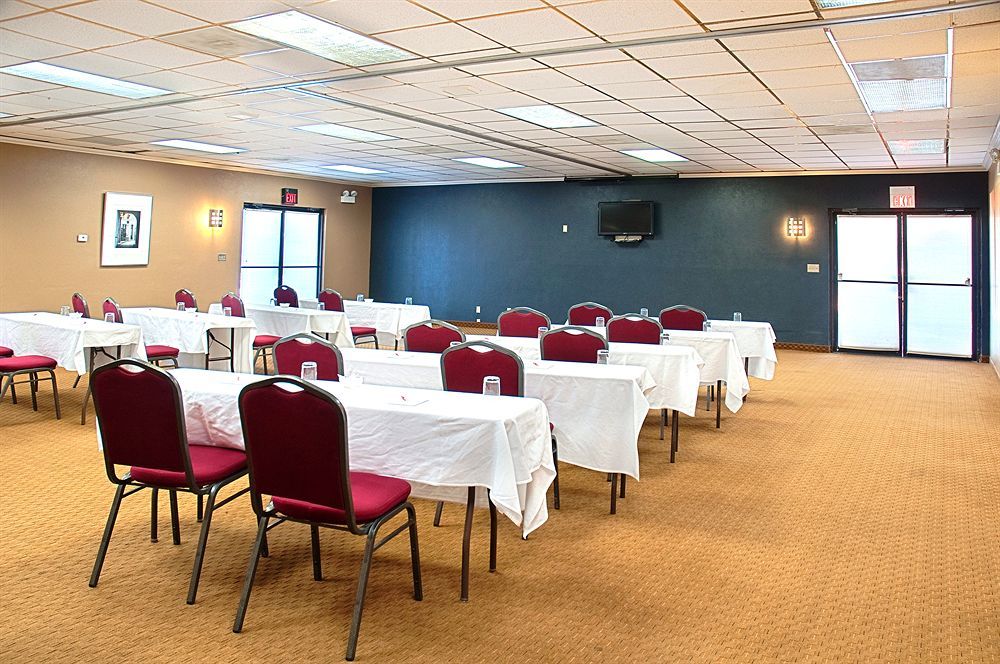 Tempe Phoenix Airport InnSuites at the Mall Hotel - photo 28