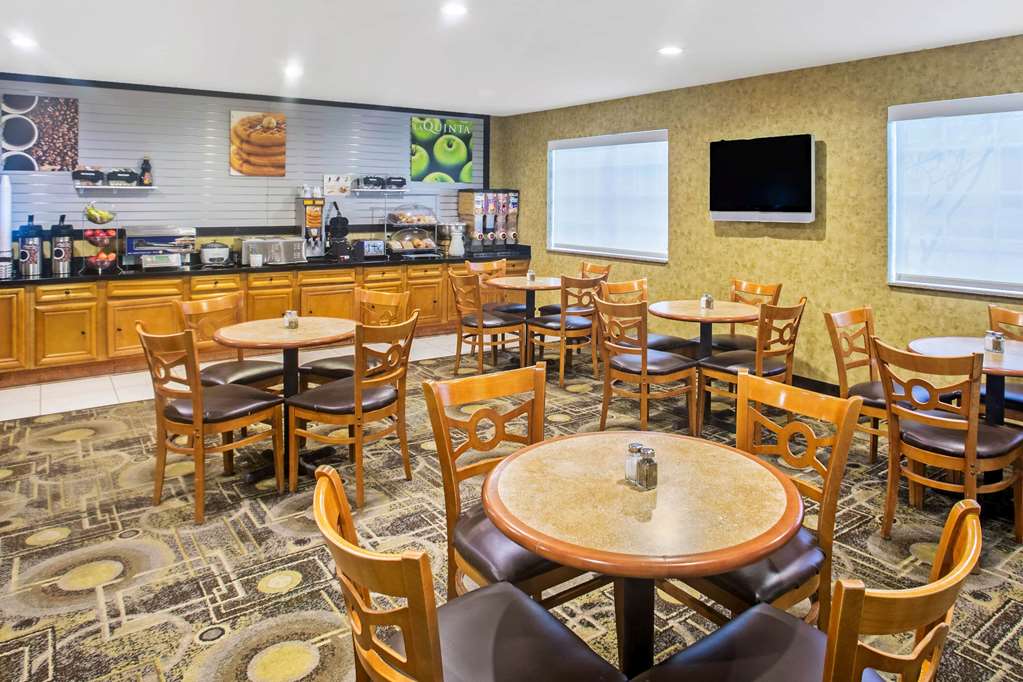 La Quinta Inn & Suites by Wyndham Fort Smith - photo 28