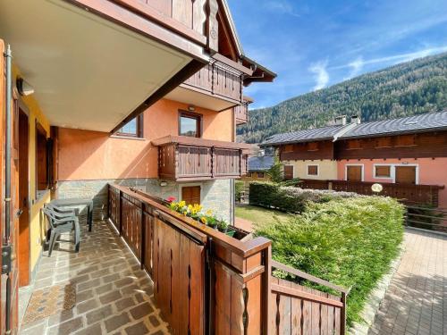 Villetta a Schiera Giardino Privato E Box Doppio — hotel in Corteno Golgi