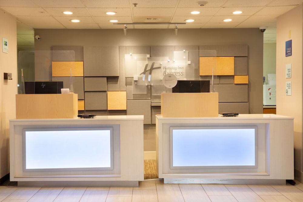 Holiday Inn Express & Suites Dayton Huber Heights an IHG Hotel - photo 3