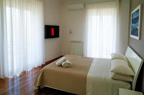 Casa Isabella Near Historical Center — 4-Star Luxury Hotel in Naples, Italy