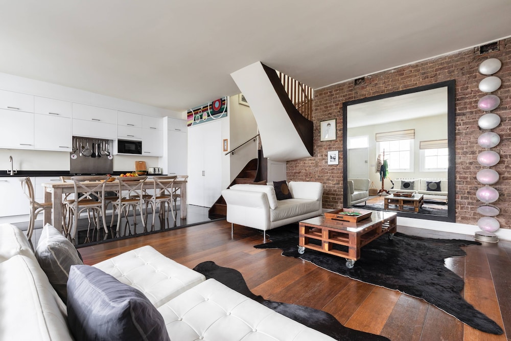 Codrington Mews III by Onefinestay — 4-Star Luxury Hotel in London, United Kingdom