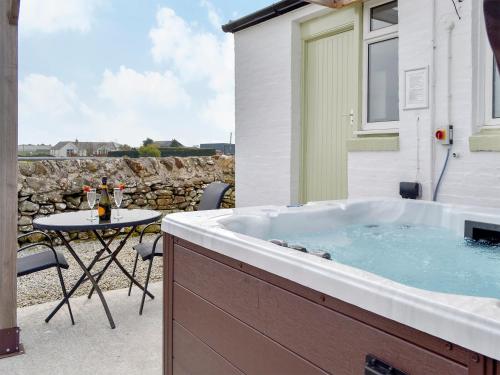 Mid Bishopton Cottage Uk10910 — 4-Star Luxury Hotel in Newton Stewart, United Kingdom