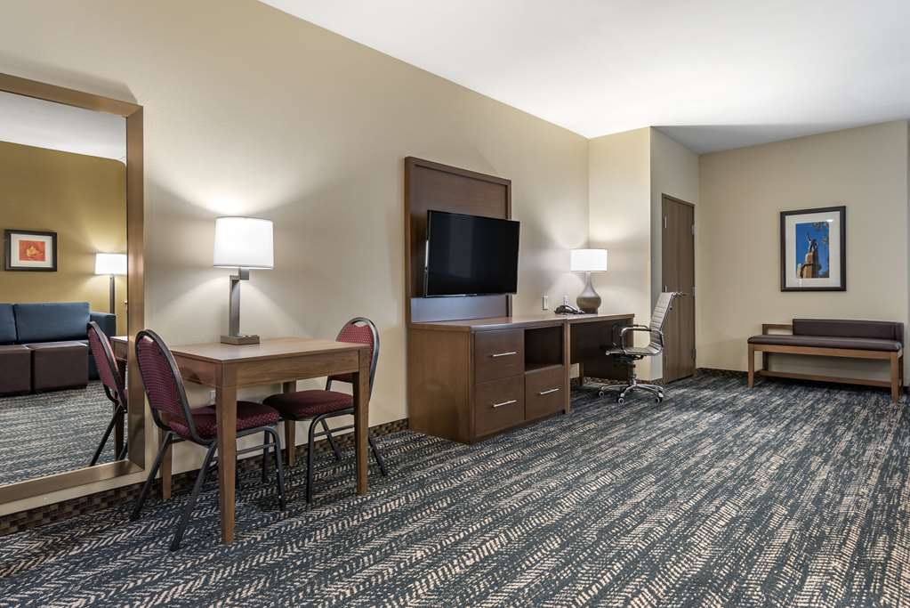Comfort Inn & Suites Downtown near University - photo 30