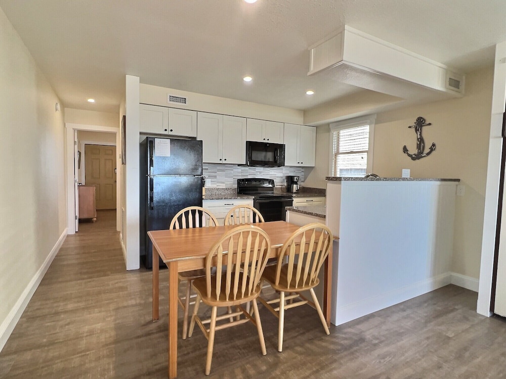 Lighthouse View Oceanfront Lodging - photo 29
