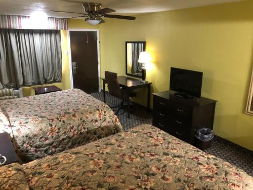 Kings Inn Mexia - photo 15