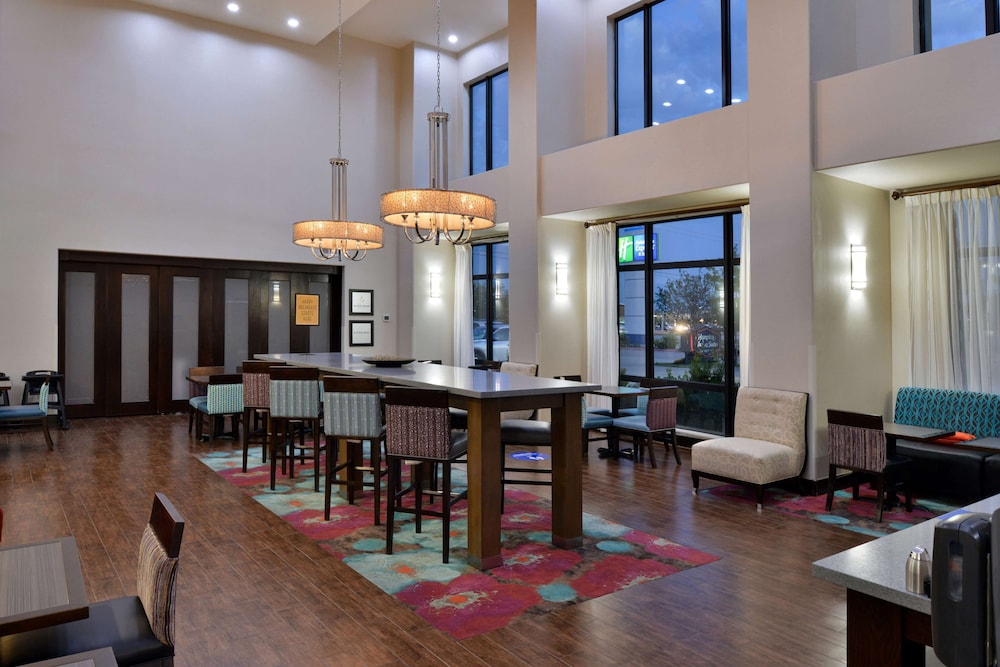 Hampton Inn & Suites Hutto Austin - photo 38
