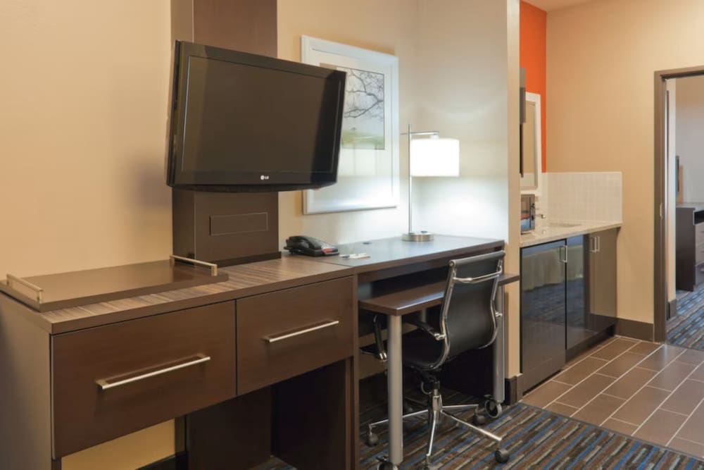 Holiday Inn Express Hotel & Suites Fulton by IHG - photo 7