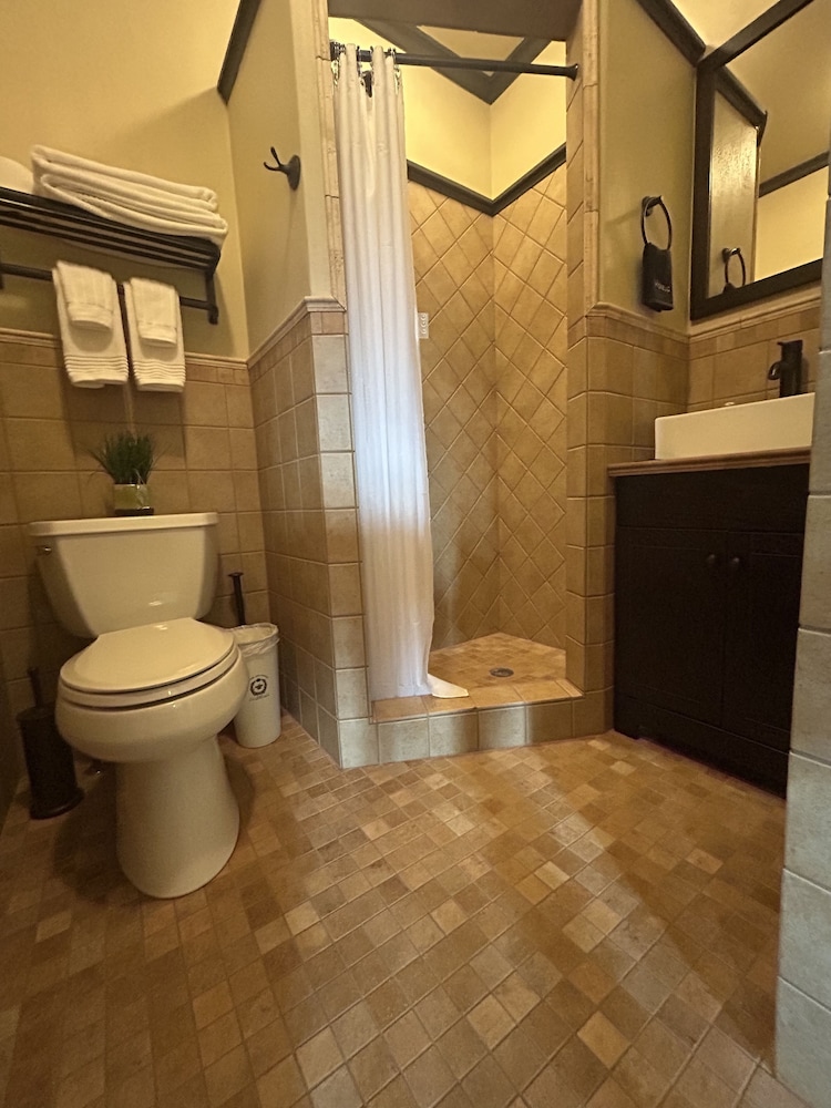 Hazeltine Boutique Hotel BnB - photo 15